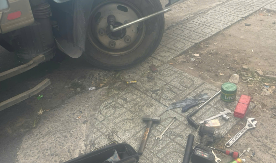 &Ocirc; t&ocirc;, xe tải bị b&oacute; thắng: Dấu hiệu, nguy&ecirc;n nh&acirc;n v&agrave; c&aacute;ch xử l&yacute; an to&agrave;n