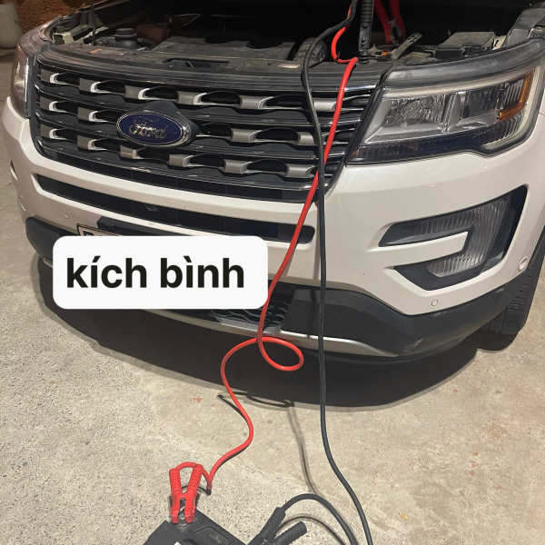 Cứu hộ k&iacute;ch b&igrave;nh &ocirc; t&ocirc;