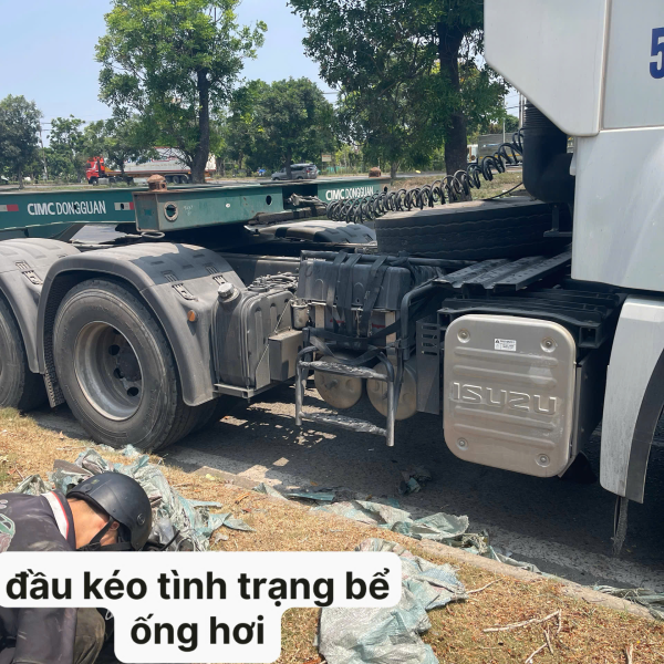 Cứu hộ xe chết m&aacute;y dọc đường